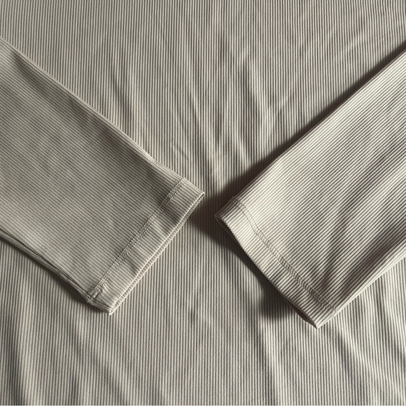 House Of Harlow 1960 Beige Nude Ribbed Mock Neck Top Size XL - Picture 5 of 14